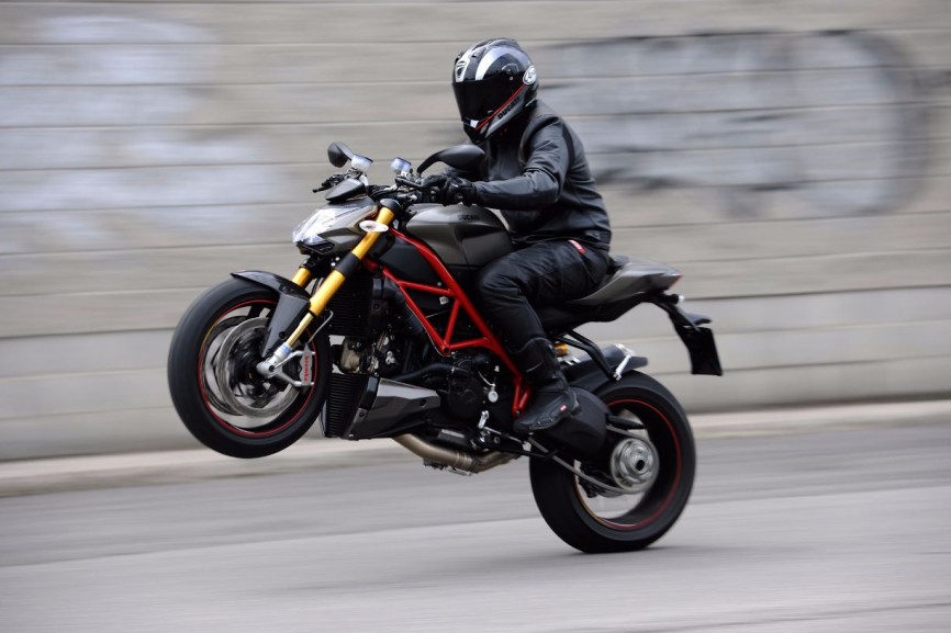 2013-Ducati-Streetfighter-S1