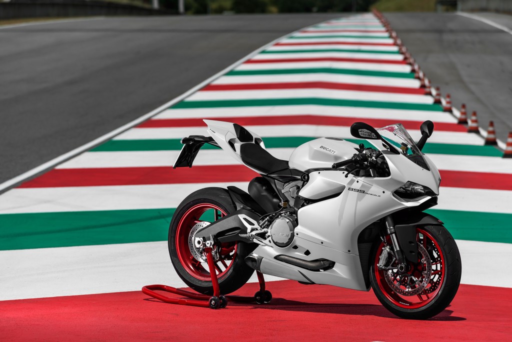 2015-Ducati-Superbike-899-Panigale2