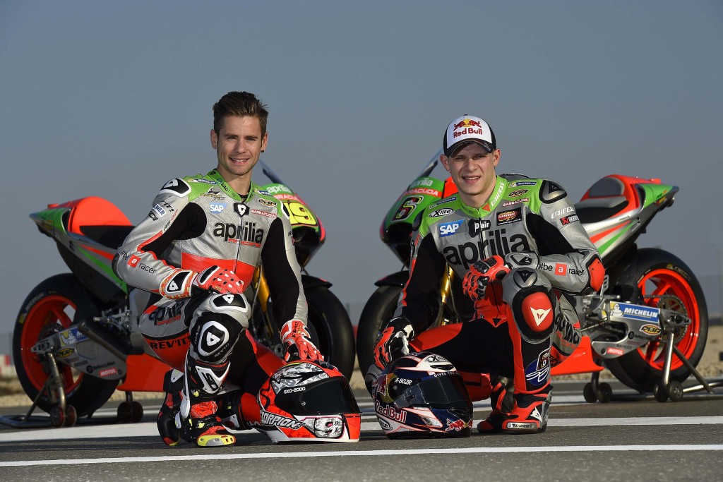 2016-Aprilia-RS-GP-MotoGP-team-06