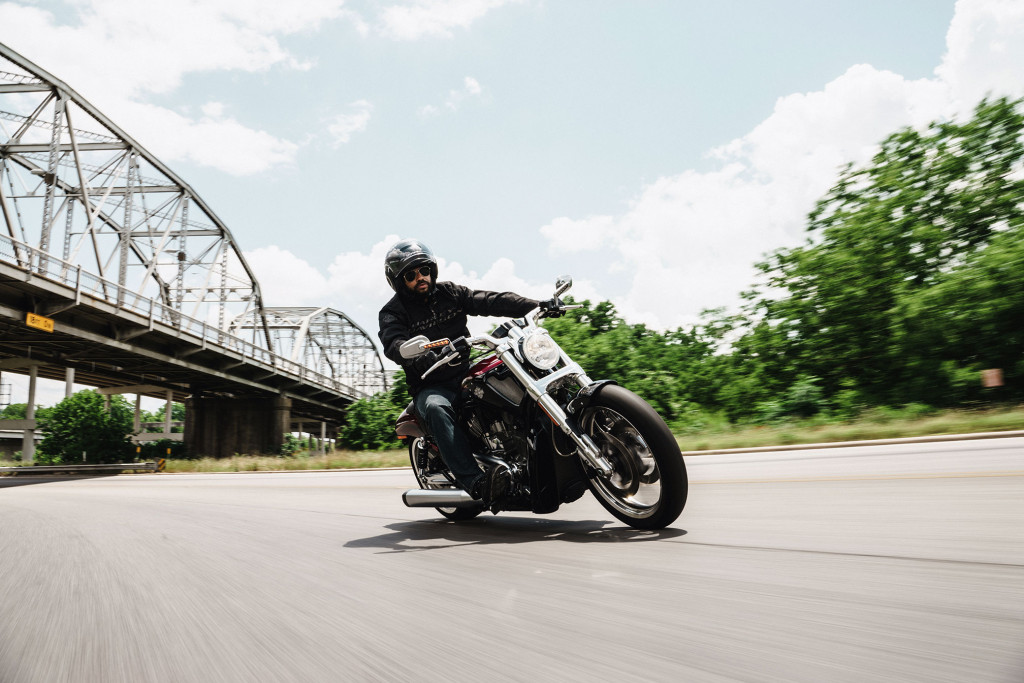 2016-Harley-Davidson-VRod-Muscle2