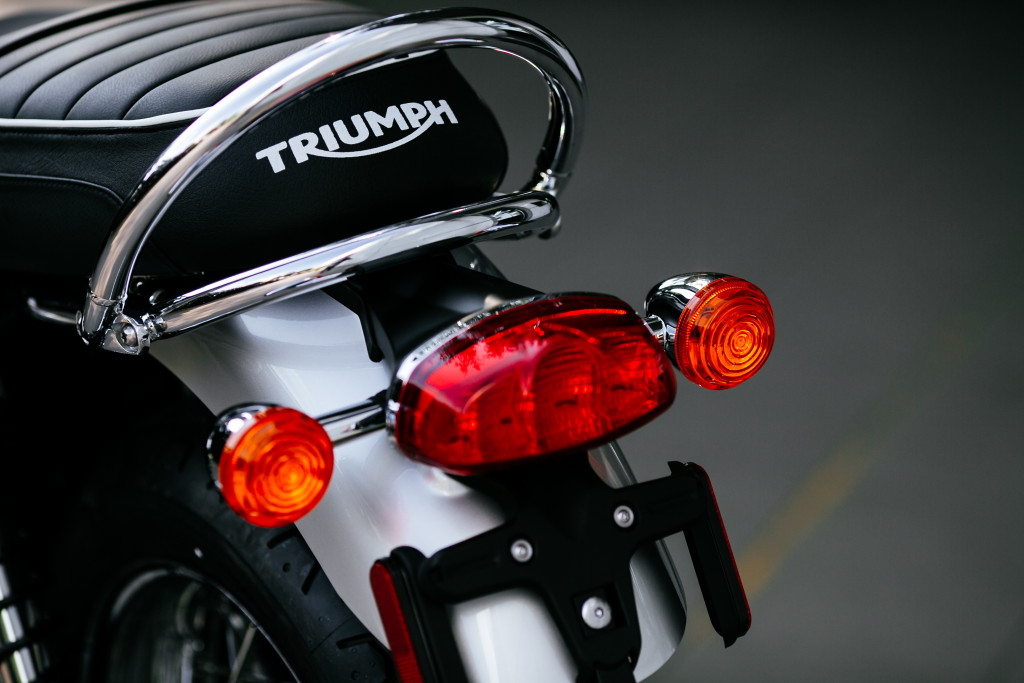 Highlights for the Bonneville T120 and T120 Black are the LED rear lights. 