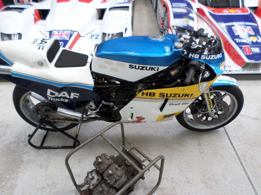 barry-sheene-s-1983-heron-suzuki-rg500-grand-prix-bike-spotted-on-ebay_11
