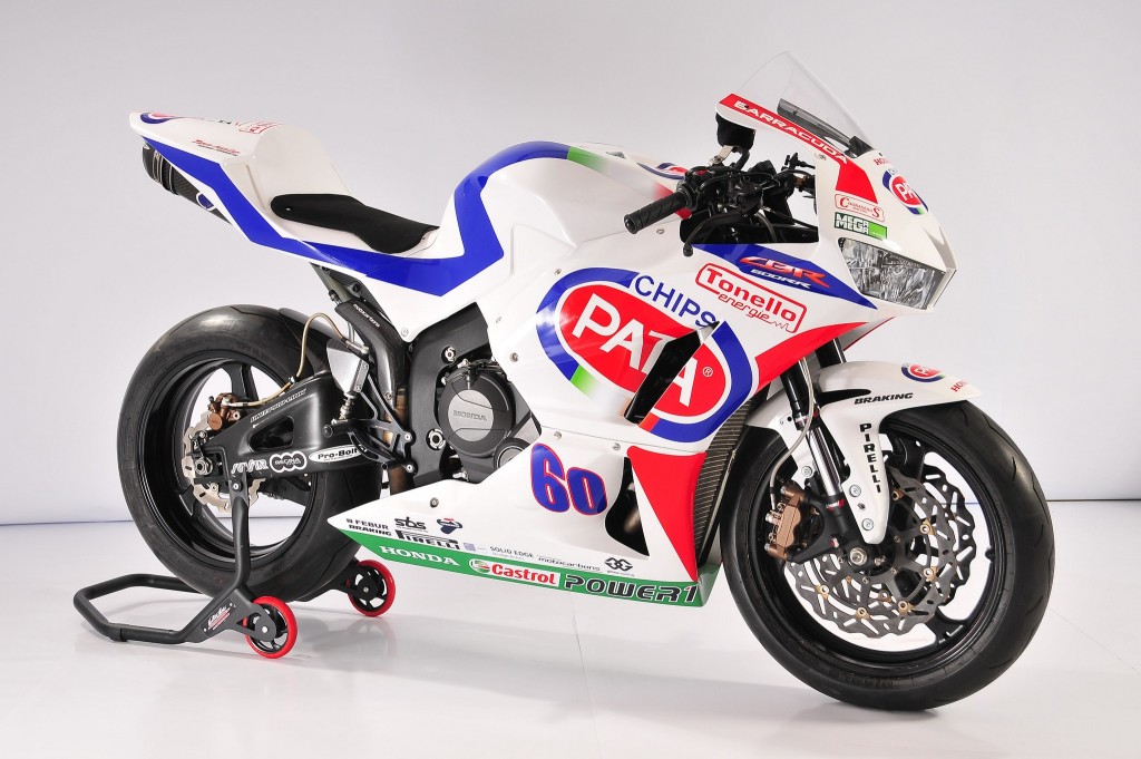 pata-honda-2014-world-superbike-and-supersport-team-introduced_16