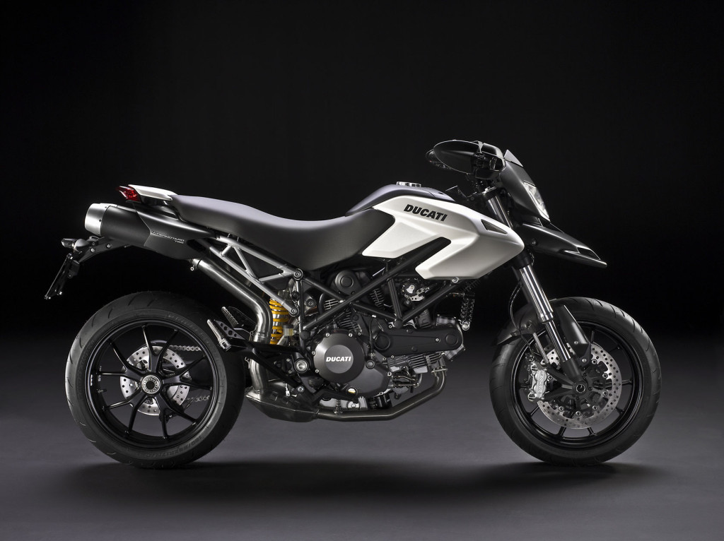 2010-Ducati-Hypermotard796b