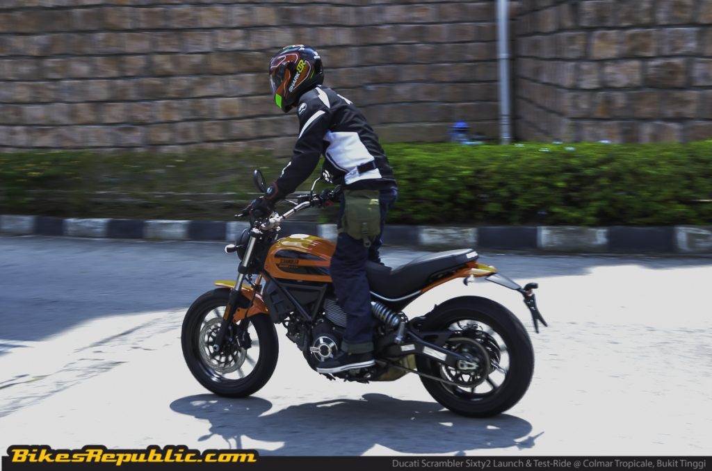 BR_Ducati_Scrambler_Sixty2_launch&testride_rolling_-4