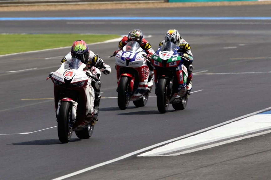 Zaqhwan finished both SuperSports 600cc races in Thailand on the podium