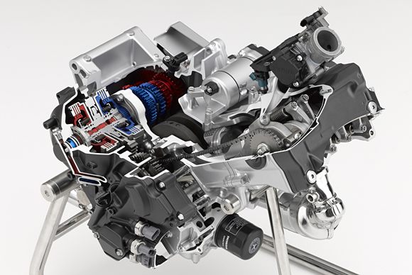 Newly developed 700cc engine (Second-generation Dual Clutch Transmission)