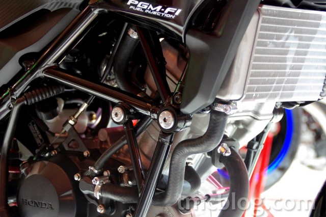 cb150rStreetFire41-3