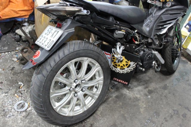 Wide tyre mono swing arm Yamaha Exciter