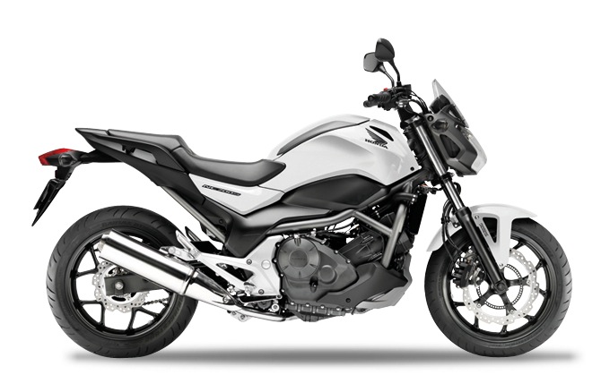 Honda NC700S Pearl Sunbeam White