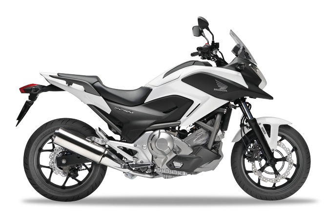 Honda NC700X Pearl Sunbeam White