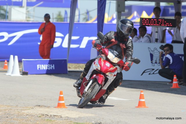 Michelin-Pilot-Street-0052