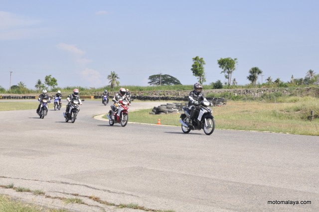 Michelin-Pilot-Street-008