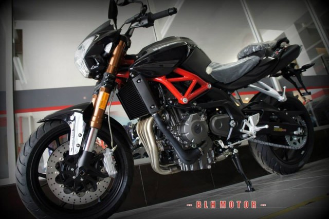 2013-Benelli-TNT600-013