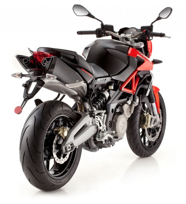 2011-Aprilia-Shiver-750-3