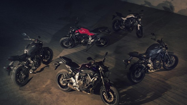 2014-Yamaha-MT-07-EU-Deep-Armor-Static-010