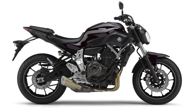 2014-Yamaha-MT-07-EU-Deep-Armor-Studio-002