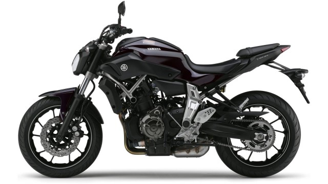 2014-Yamaha-MT-07-EU-Deep-Armor-Studio-006