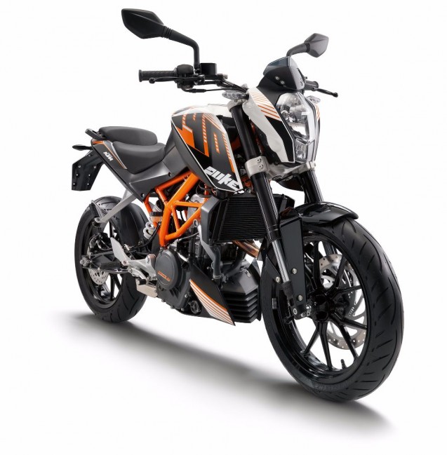 2014-KTM-390Duke-ABS3