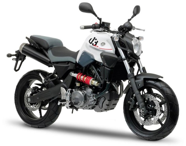 2014-Yamaha-MT03