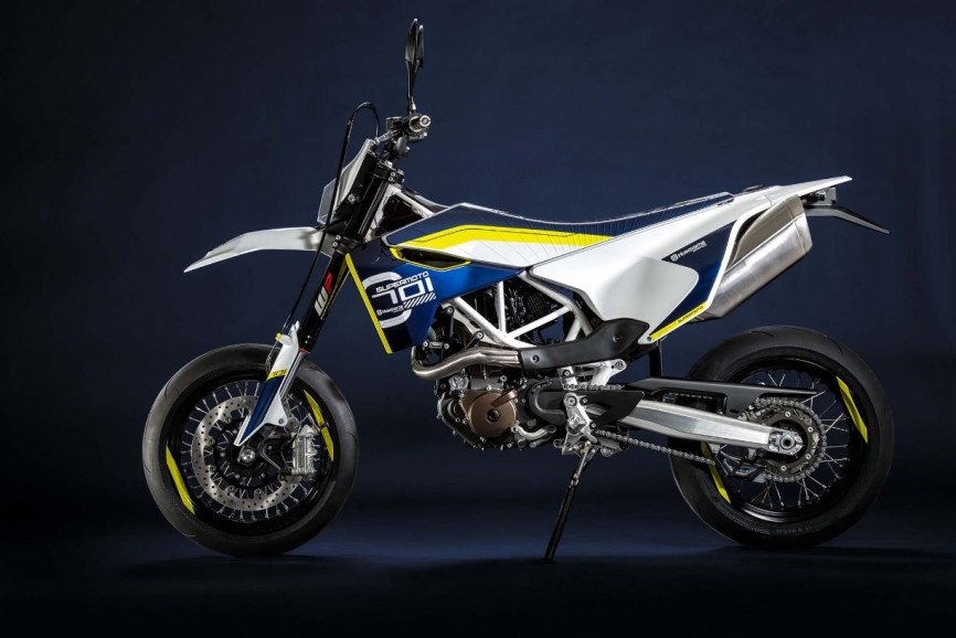 2015-Husqvarna-701-supermoto-07-866x578