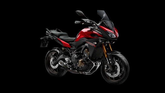 2015-Yamaha-MT09-Tracer-EU-Lava-Red-Studio-008