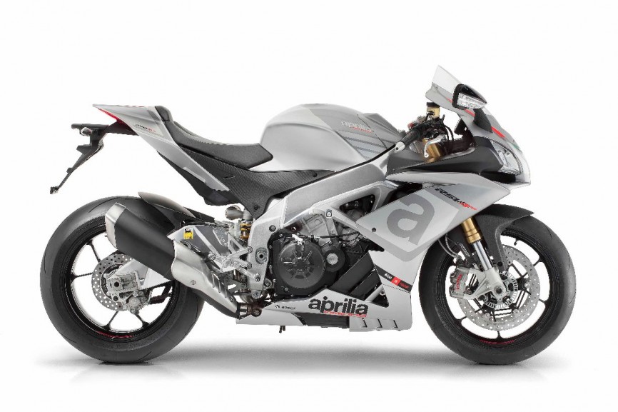 2015-Aprilia-RSV4-RR-03