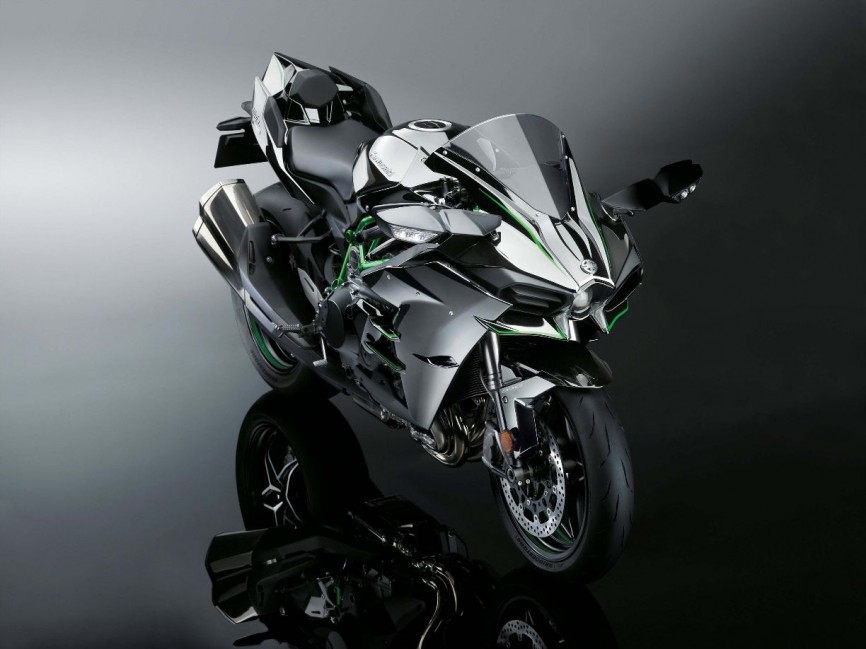 2015-Kawasaki-Ninja-H2-46