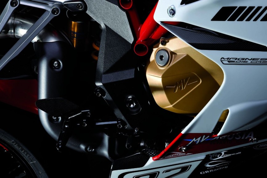 2015-MV-Agusta-F4-RC-29