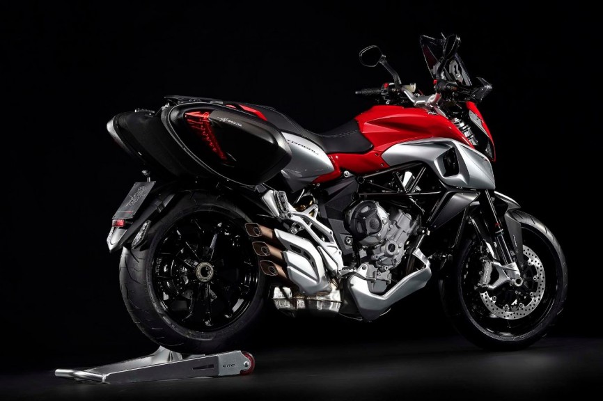 2015-MV-Agusta-Stradale-800-EICMA-12