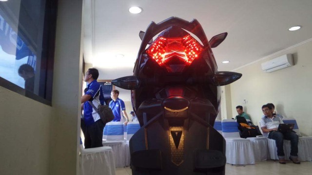 2015-Yamaha-Jupiter-MX-King-150-indo-005