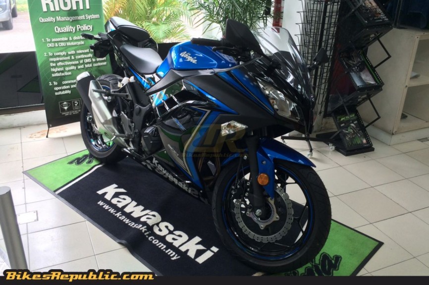 Kawasaki Ninja 300 and Z 300 spotted Malaysia!