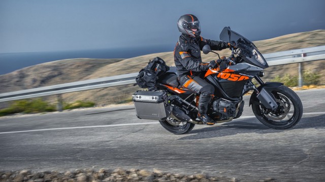 1050-adventure-my-2015-action