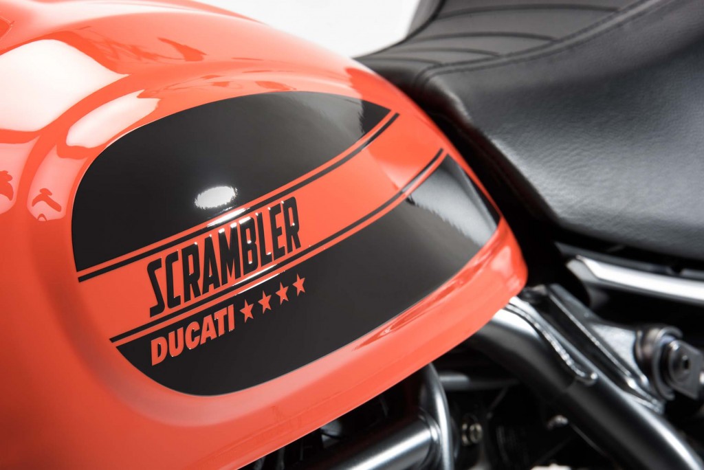 2016-Ducati-Scrambler-Sixty2-12