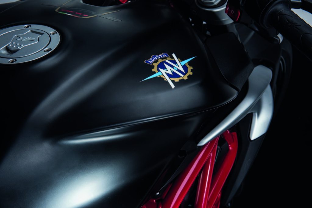 2016-MV-Agusta-Brutale-800-15