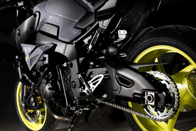 2016_YAMAHA_MT10_EU_BNS4DSJ_DET_006