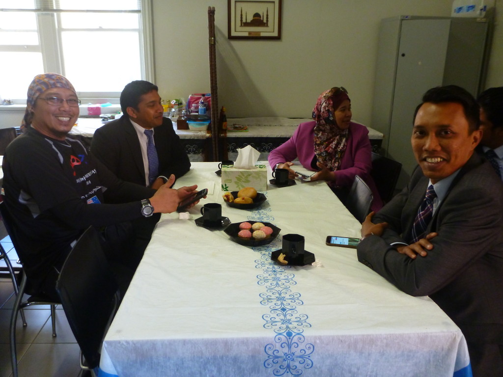 minum petang bersama konsular immigration di malaysian hall di melbourne