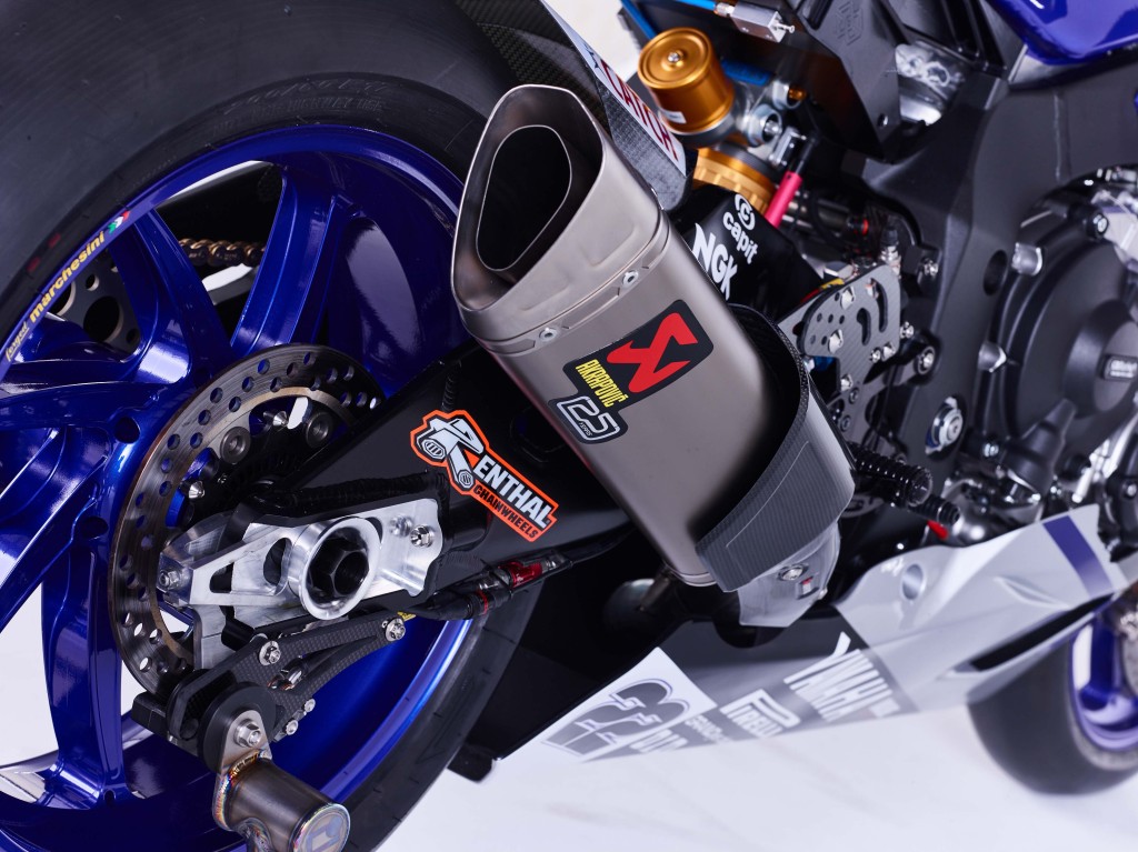 2016-Yamaha-YZF-R1-World-Superbike-18