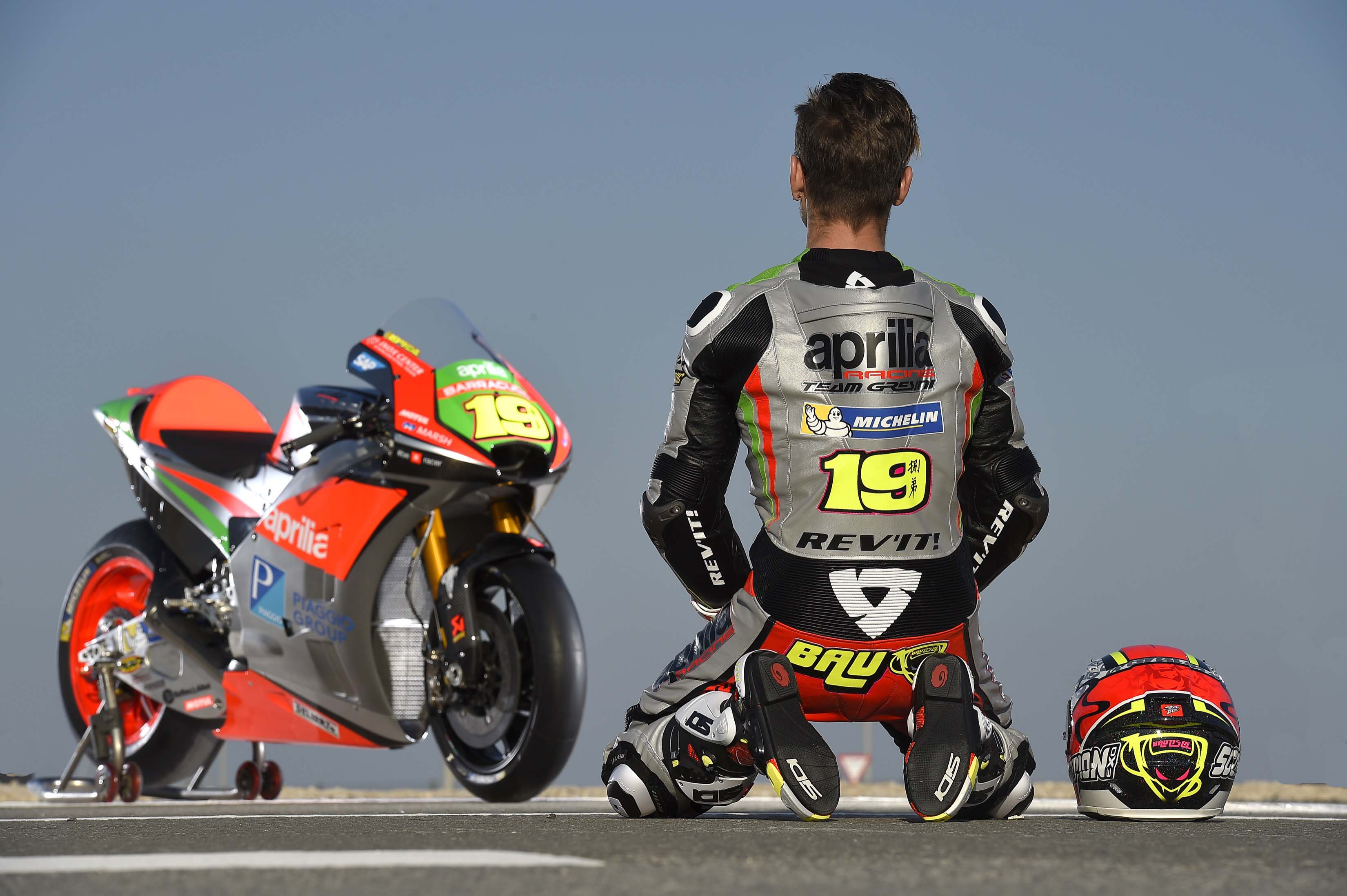 16 Aprilia Motogp Team Alvaro Bautista 10 Bikesrepublic