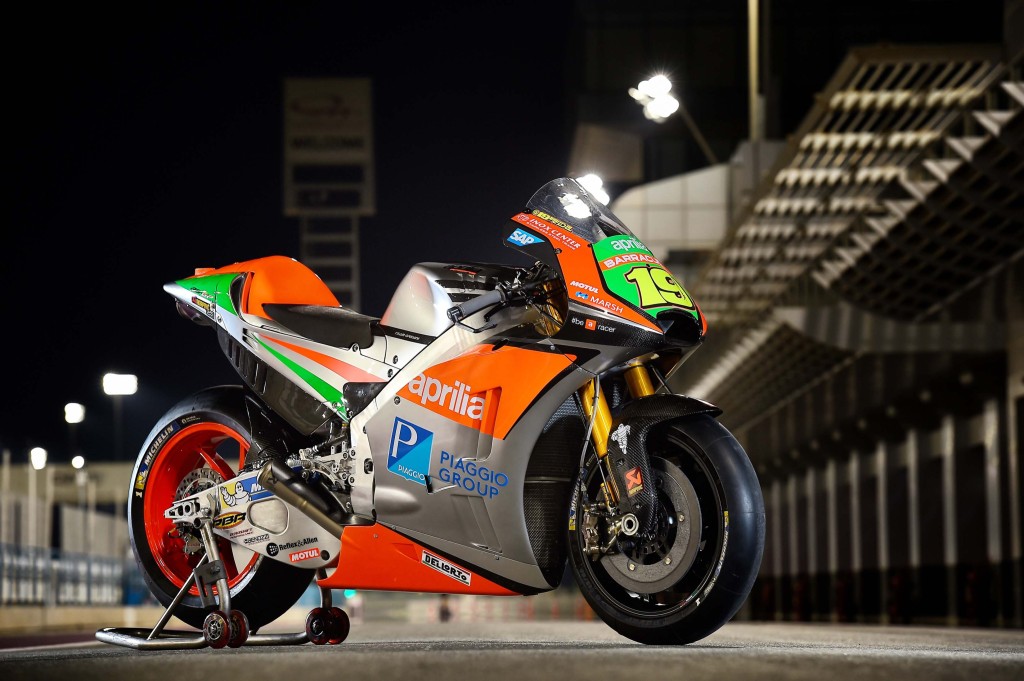 2016-Aprilia-RS-GP-MotoGP-06