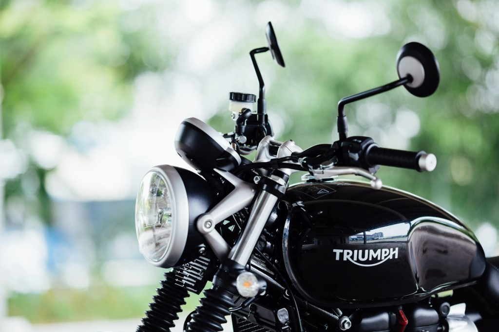 Street Twin-3