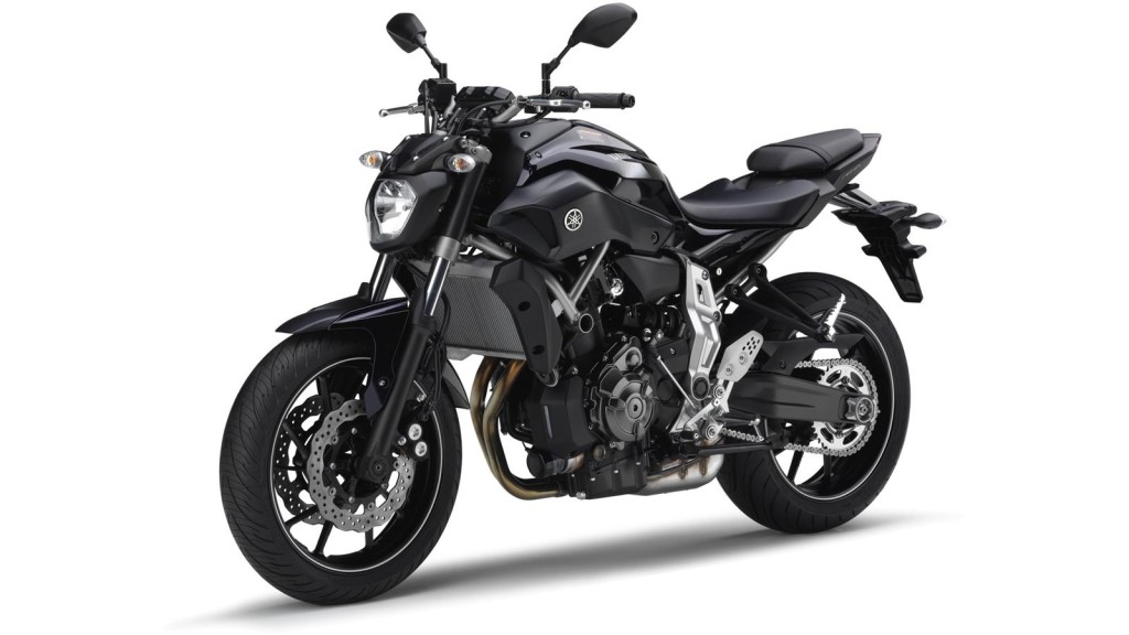 2014-Yamaha-MT-07-EU-Deep-Armor-Studio-007