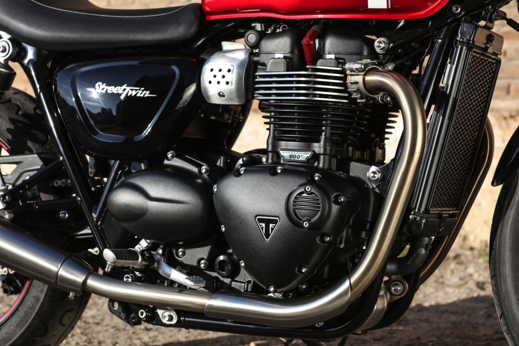 2016 Triumph Street Twin 900cc parallel-twin engine