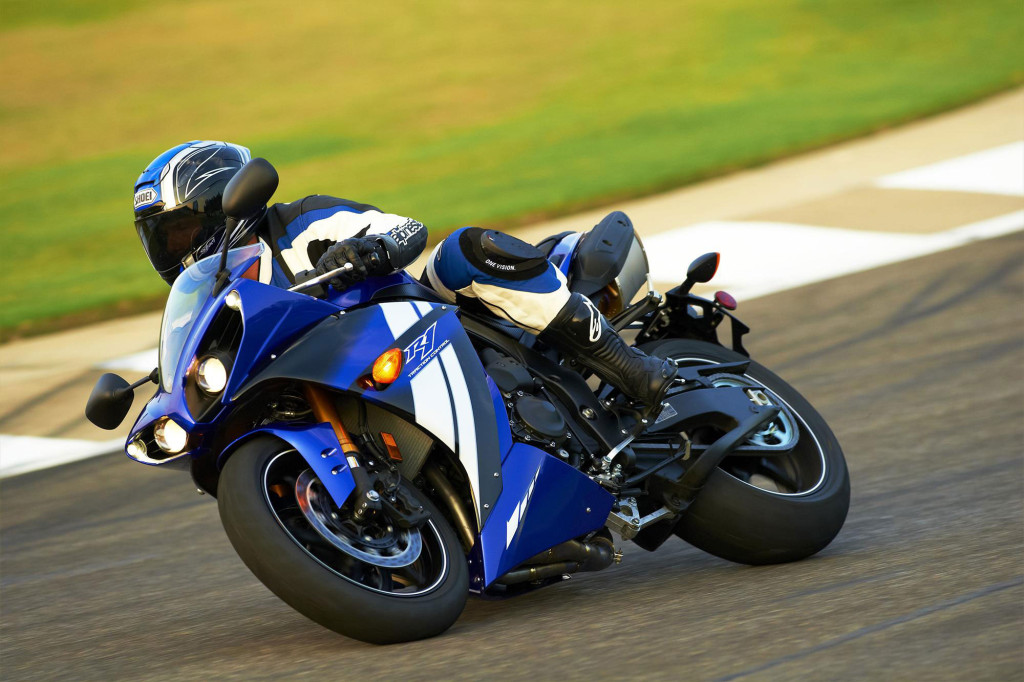 2012-Yamaha-YZFR1g