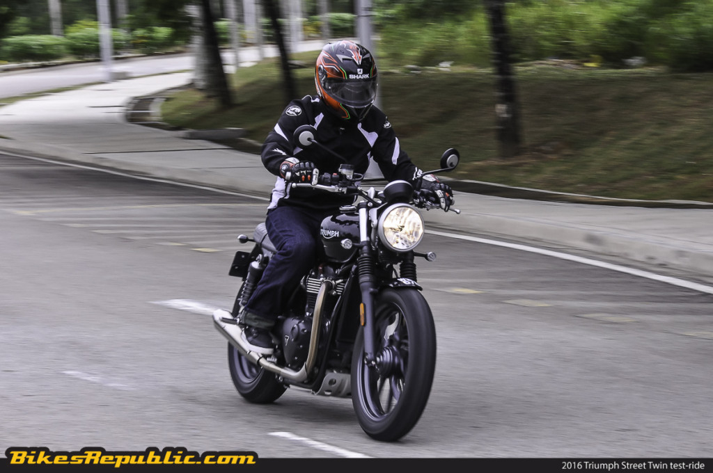 BR_Triumph_Street_Twin_rolling_-1