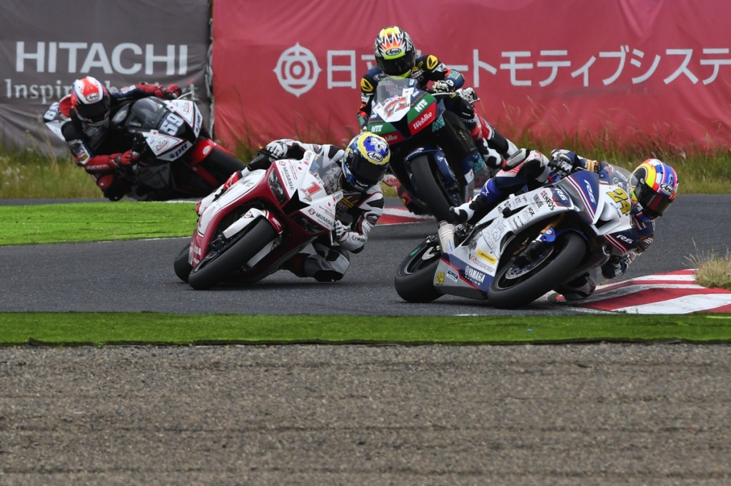 SS600-03 - From front, Decha, Takahashi and Koyama