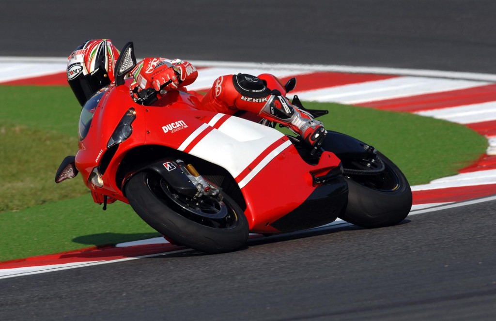 2008-Ducati-DesmosediciRRb