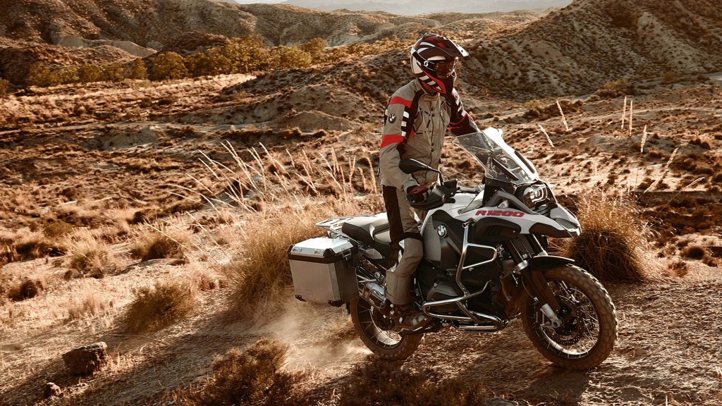 2016-BMW-R1200GS-Adventure2