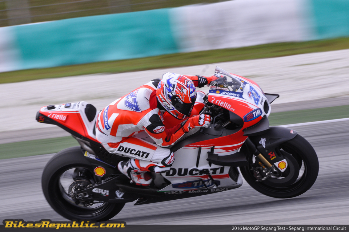 2007 Ducati Casey Stoner Official Yearbook Book MotoGP & World Superbike B2245 