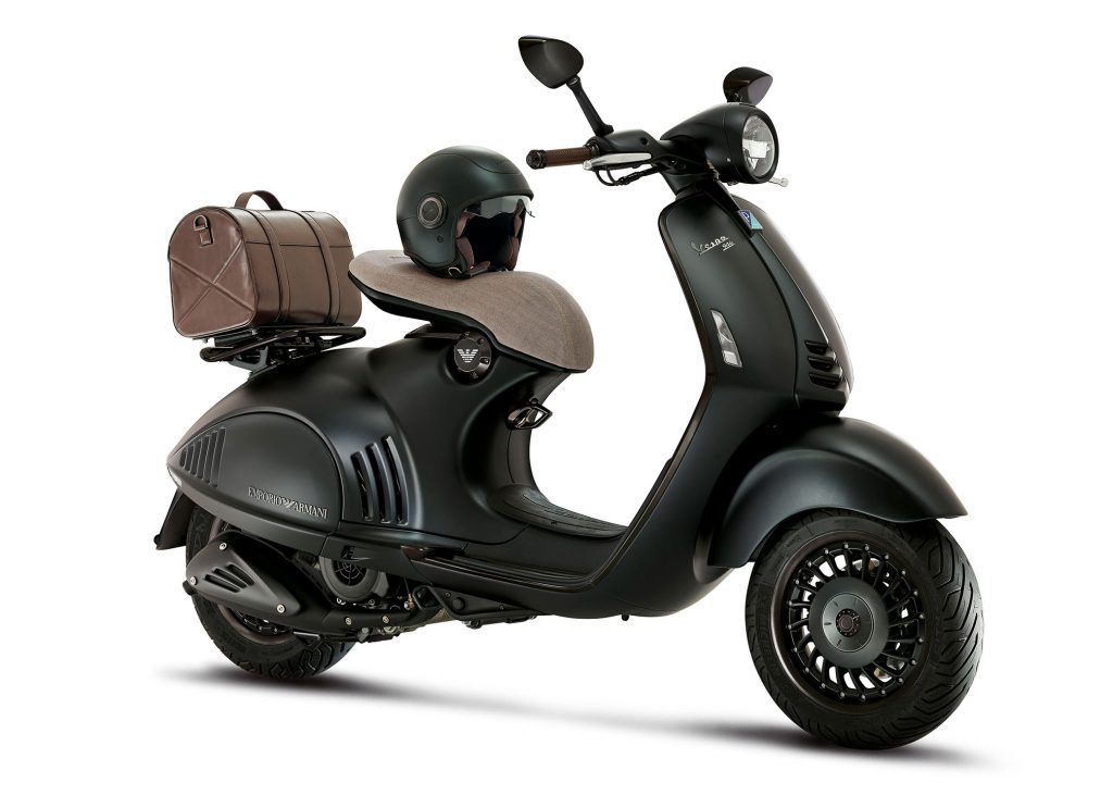 2016-Vespa-946-Emporio-Armani6